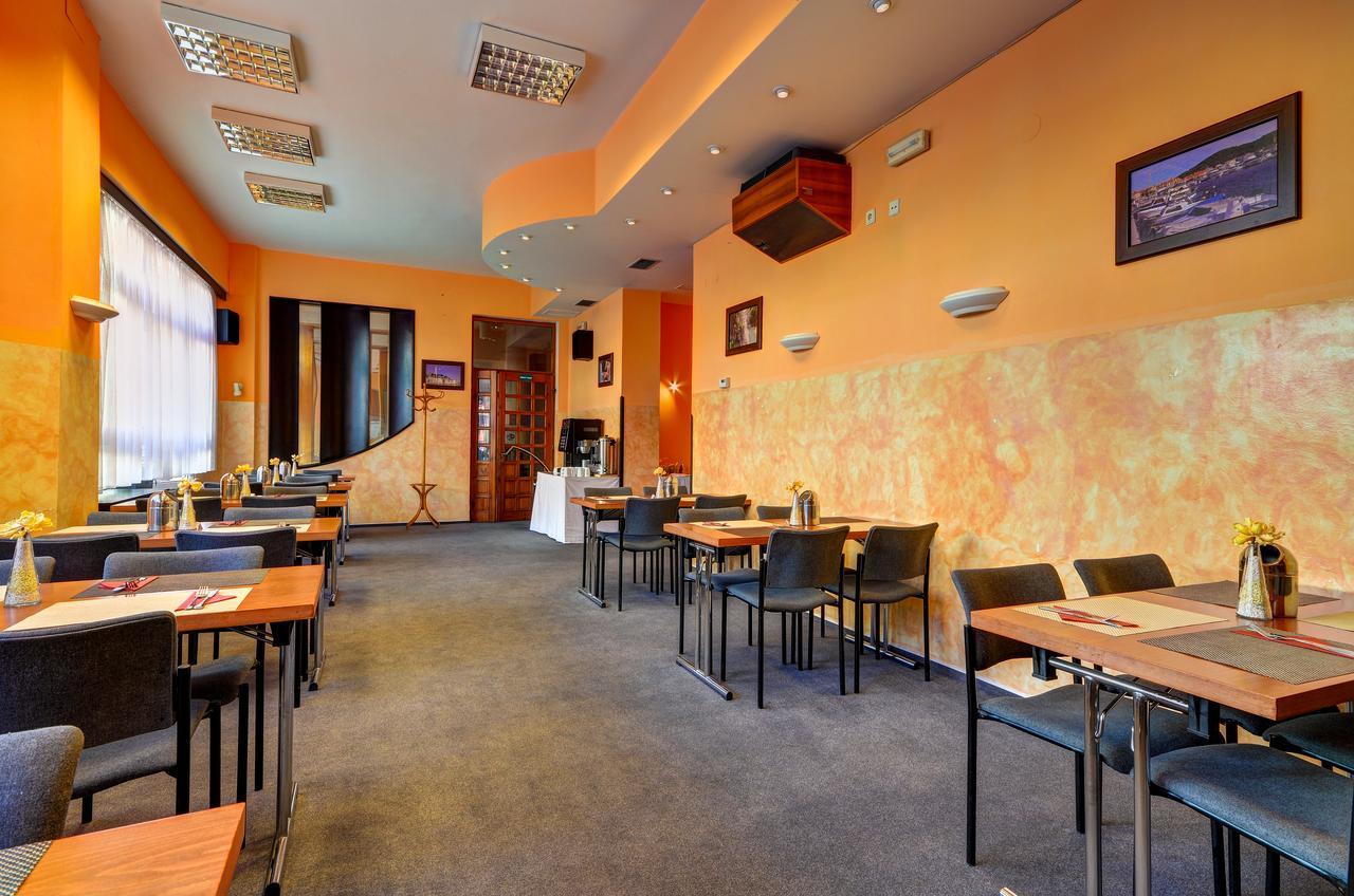 Hotel Pizzeria Istria Velké Losiny Buitenkant foto