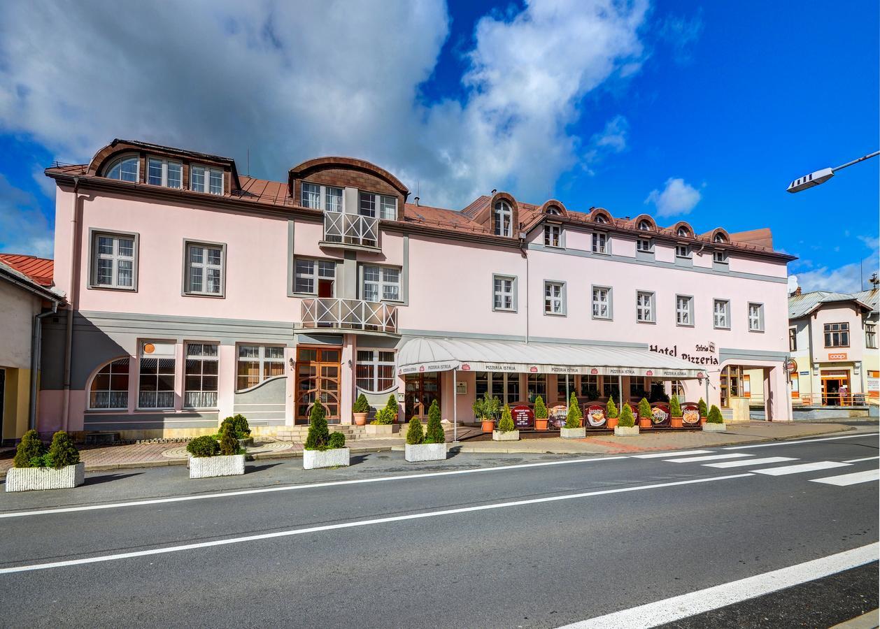 Hotel Pizzeria Istria Velké Losiny Buitenkant foto