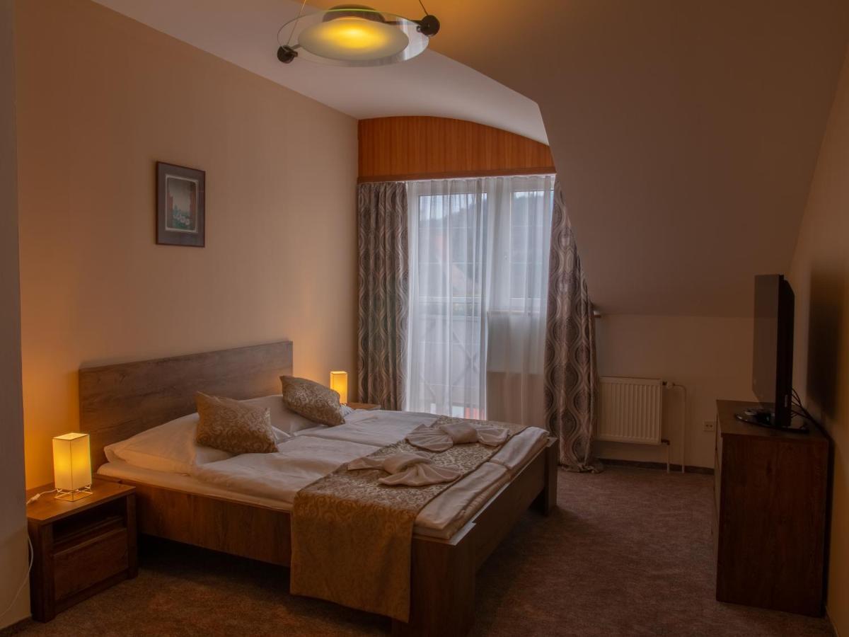 Hotel Pizzeria Istria Velké Losiny Buitenkant foto