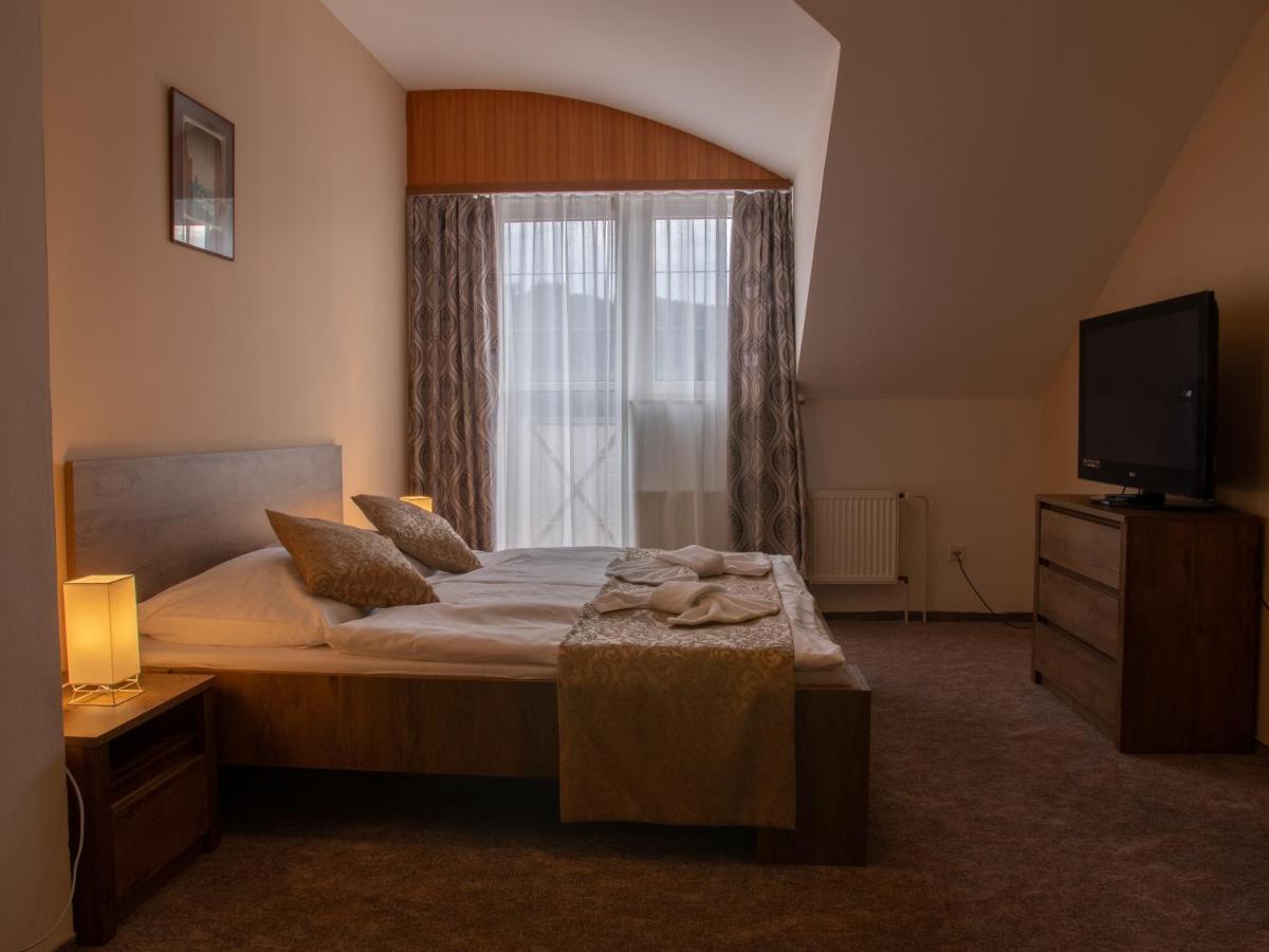 Hotel Pizzeria Istria Velké Losiny Buitenkant foto